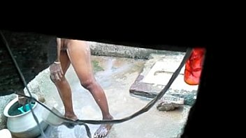 tamil aunty bathing covert web cam - 20150611 083239